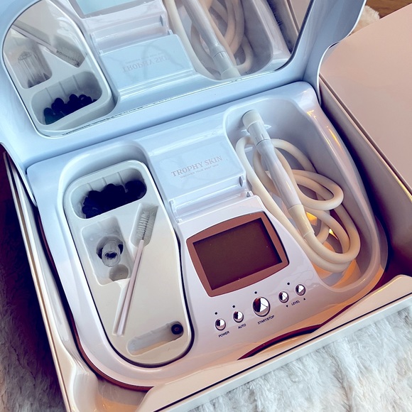 Trophy Skin Microderm MD - Picture 3 of 11